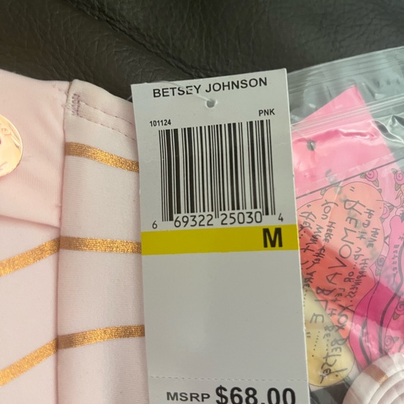 Betsy Johnson bathing suit.Large top, medium top With large bottom.New with tags - Picture 6 of 8